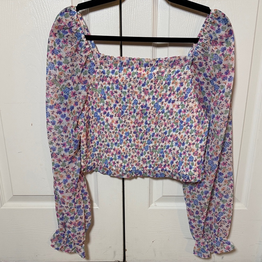 Floral Smocked Square-Neck Long Sleeve Crop Top - White/Pastel. Size Large